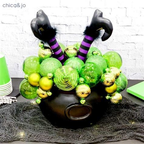 Witch Hat Toss Game: Fun Activity for a Witch Party